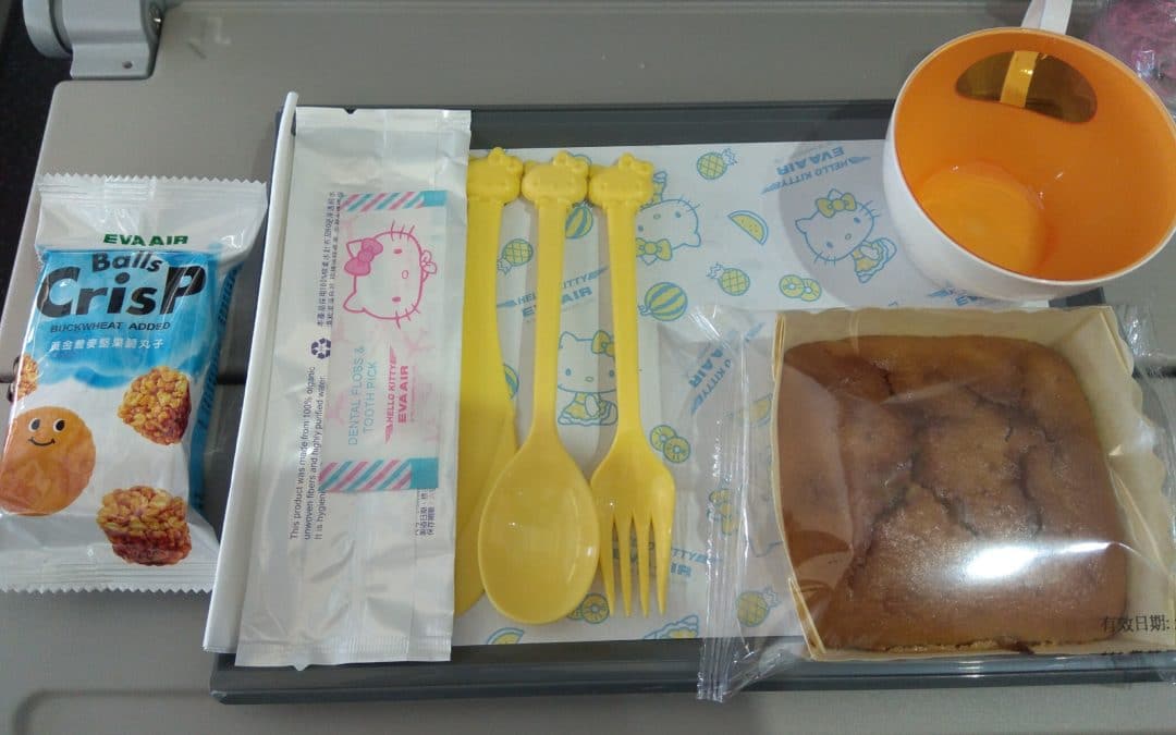 Hello Kitty special meal tray on A330