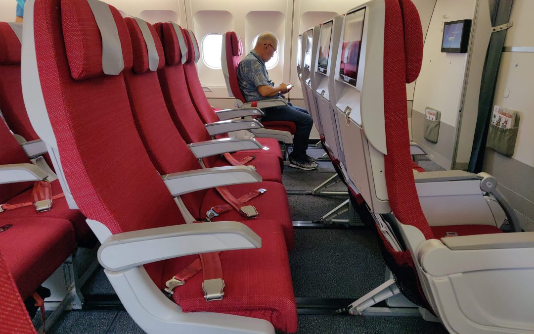 Hong Kong Airlines Economy Seating on 33T (Ex-Emirates Aircraft)